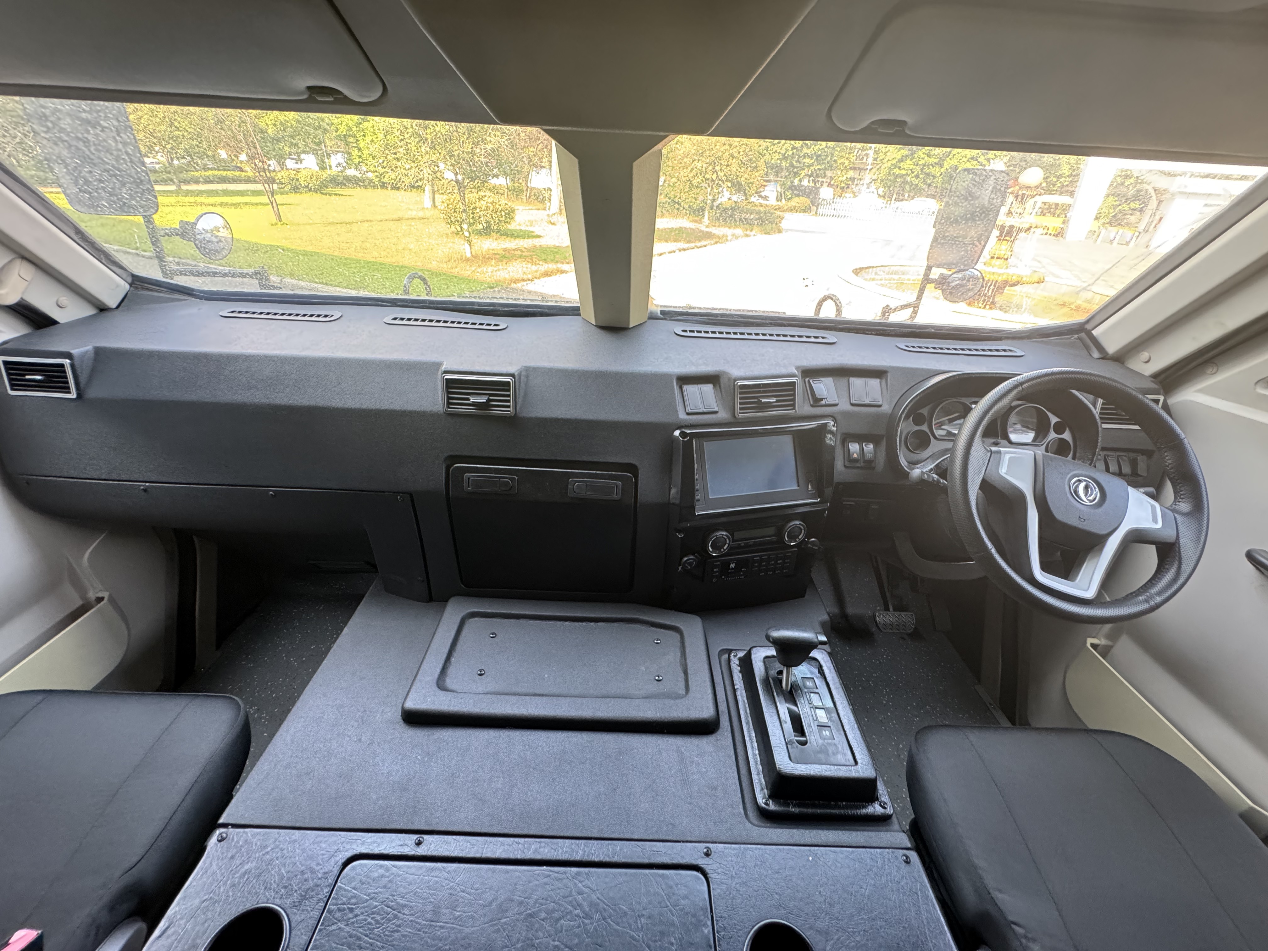 Bulletproof Armored Personnel Carrier